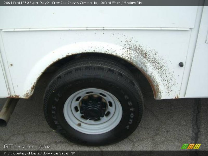 Oxford White / Medium Flint 2004 Ford F350 Super Duty XL Crew Cab Chassis Commercial