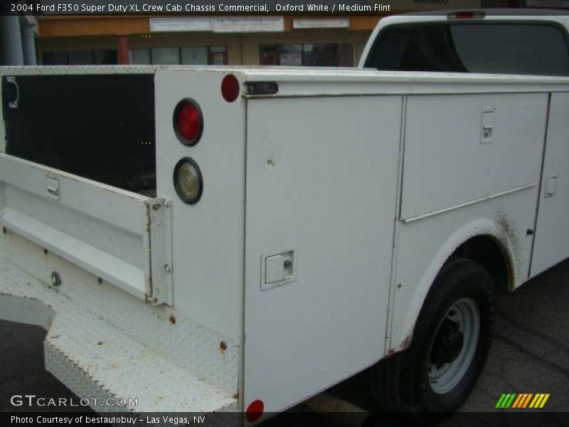 Oxford White / Medium Flint 2004 Ford F350 Super Duty XL Crew Cab Chassis Commercial