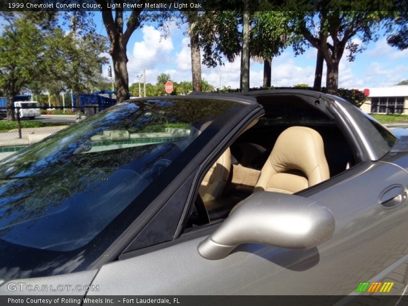 Light Pewter Metallic / Light Oak 1999 Chevrolet Corvette Coupe