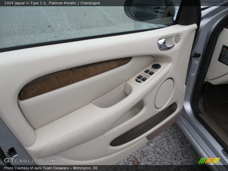 Platinum Metallic / Champagne 2004 Jaguar X-Type 3.0