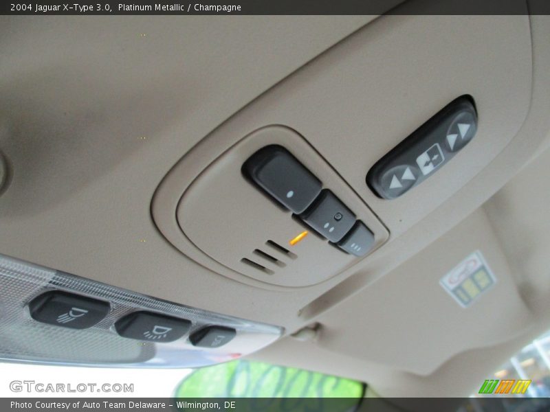 Platinum Metallic / Champagne 2004 Jaguar X-Type 3.0