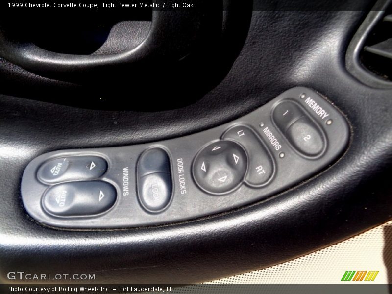 Light Pewter Metallic / Light Oak 1999 Chevrolet Corvette Coupe