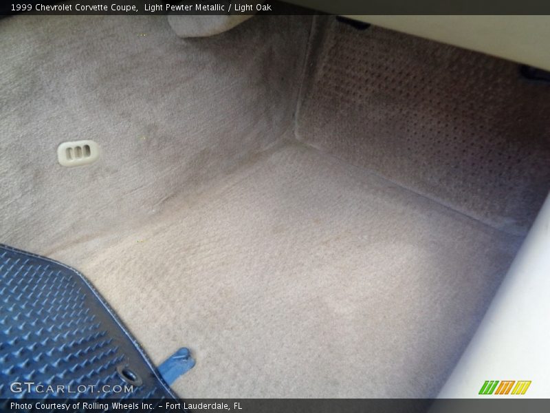 Light Pewter Metallic / Light Oak 1999 Chevrolet Corvette Coupe