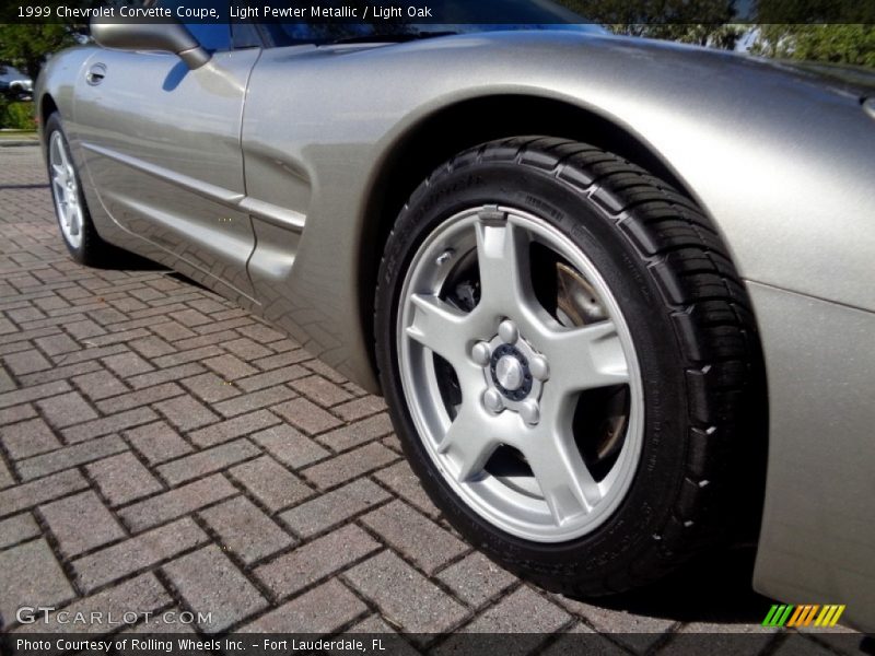 Light Pewter Metallic / Light Oak 1999 Chevrolet Corvette Coupe
