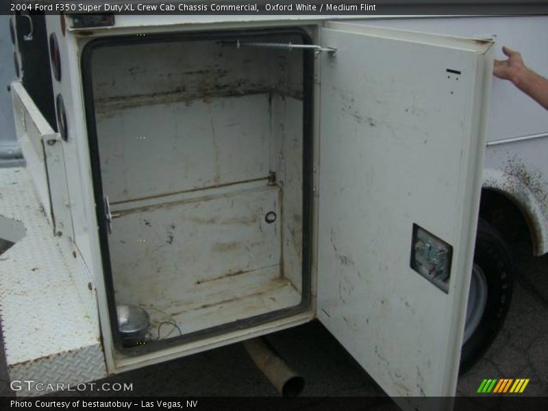 Oxford White / Medium Flint 2004 Ford F350 Super Duty XL Crew Cab Chassis Commercial
