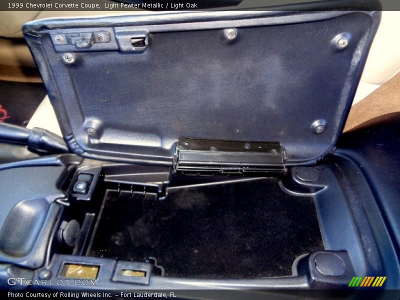 Light Pewter Metallic / Light Oak 1999 Chevrolet Corvette Coupe