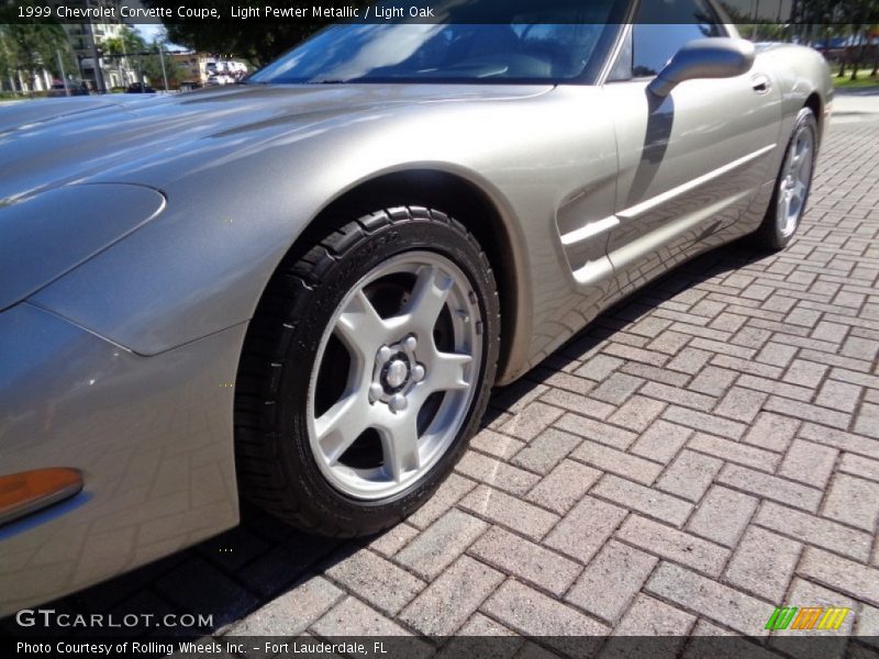 Light Pewter Metallic / Light Oak 1999 Chevrolet Corvette Coupe