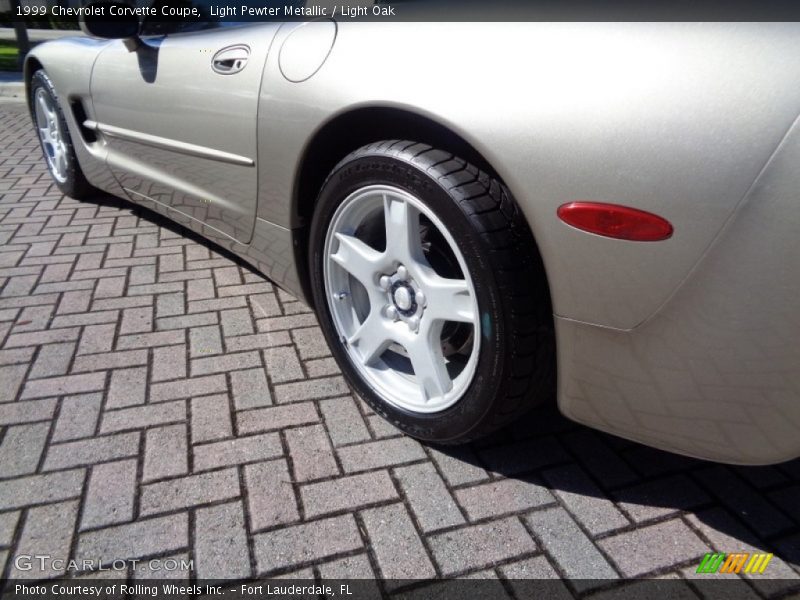 Light Pewter Metallic / Light Oak 1999 Chevrolet Corvette Coupe