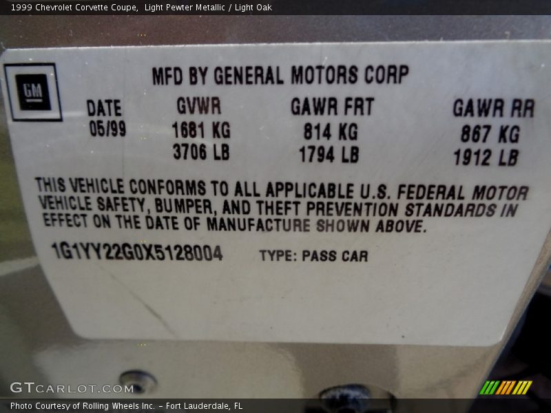 Light Pewter Metallic / Light Oak 1999 Chevrolet Corvette Coupe