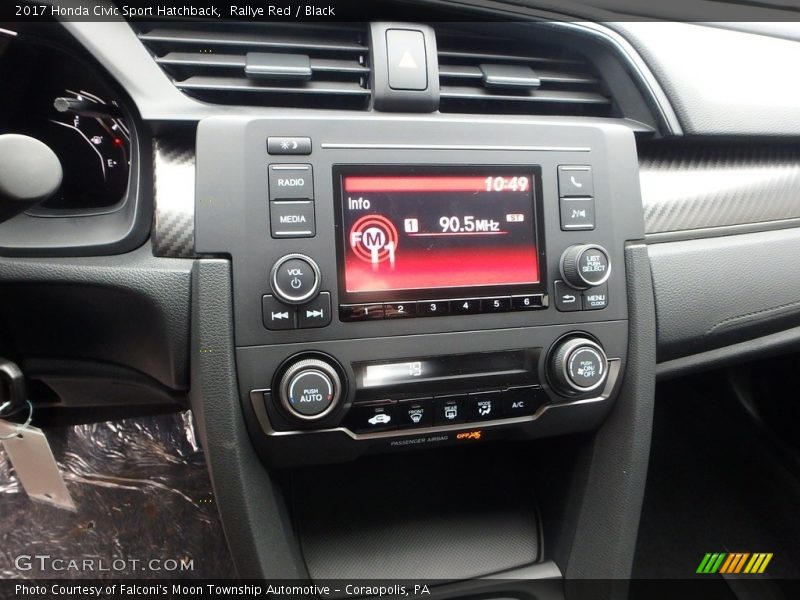 Controls of 2017 Civic Sport Hatchback