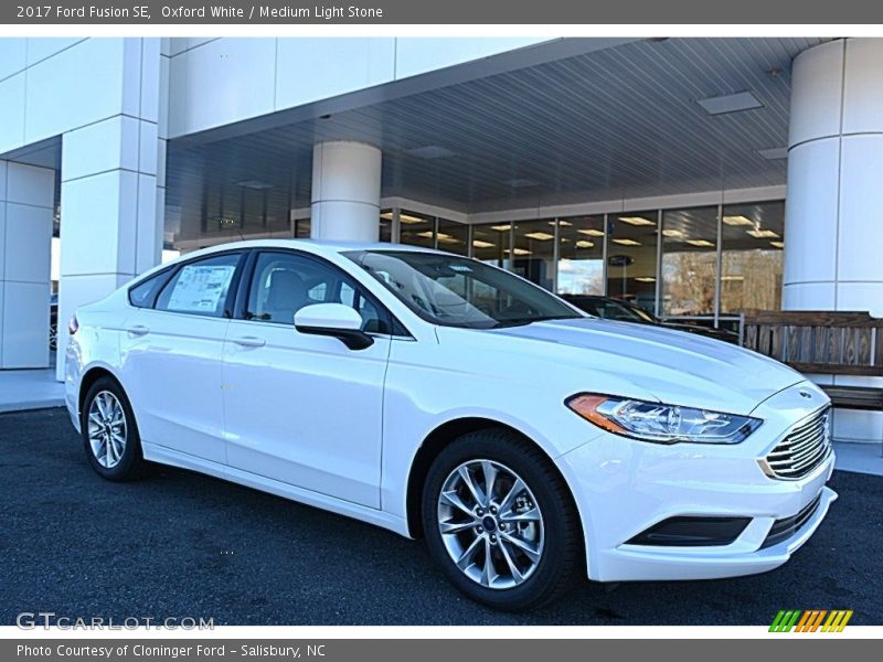 Oxford White / Medium Light Stone 2017 Ford Fusion SE