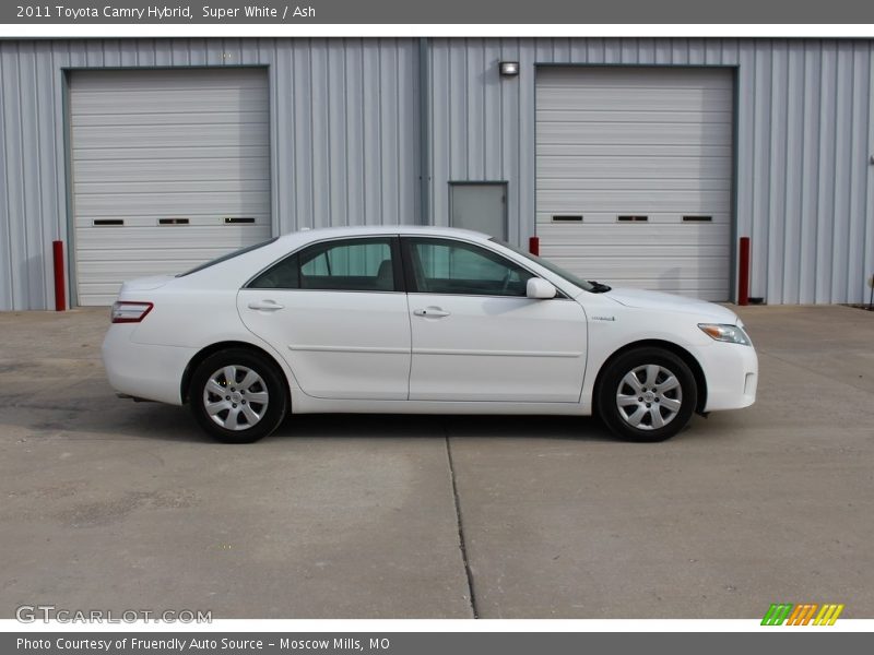 Super White / Ash 2011 Toyota Camry Hybrid