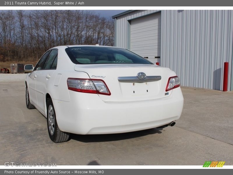 Super White / Ash 2011 Toyota Camry Hybrid