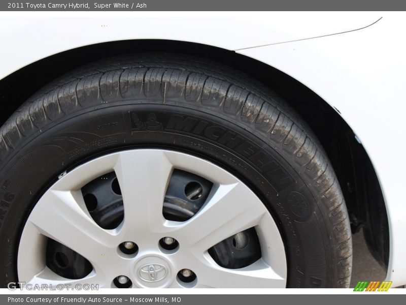 Super White / Ash 2011 Toyota Camry Hybrid