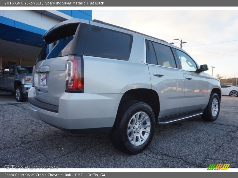 Sparkling Silver Metallic / Jet Black 2016 GMC Yukon SLT