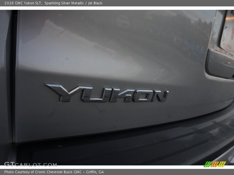Sparkling Silver Metallic / Jet Black 2016 GMC Yukon SLT
