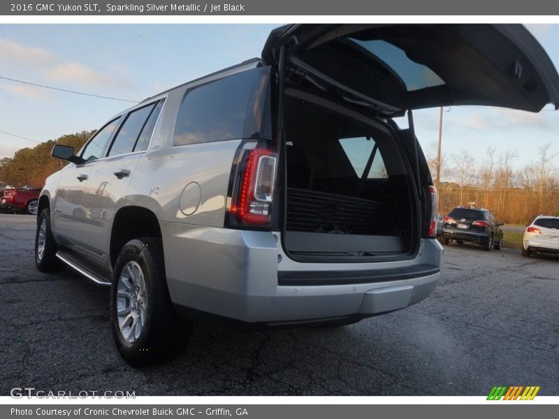 Sparkling Silver Metallic / Jet Black 2016 GMC Yukon SLT