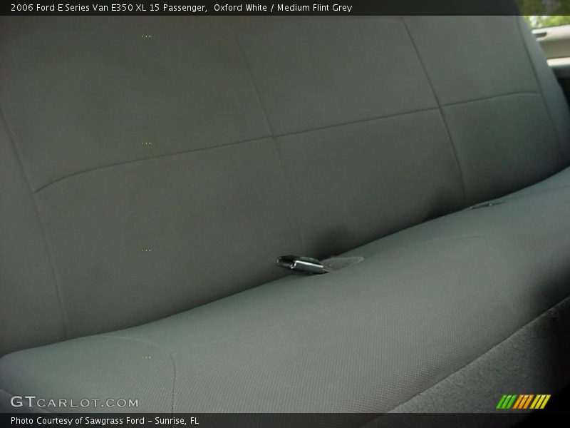 Oxford White / Medium Flint Grey 2006 Ford E Series Van E350 XL 15 Passenger