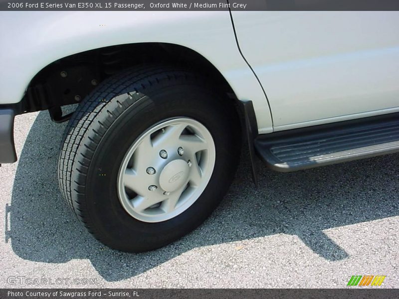 Oxford White / Medium Flint Grey 2006 Ford E Series Van E350 XL 15 Passenger