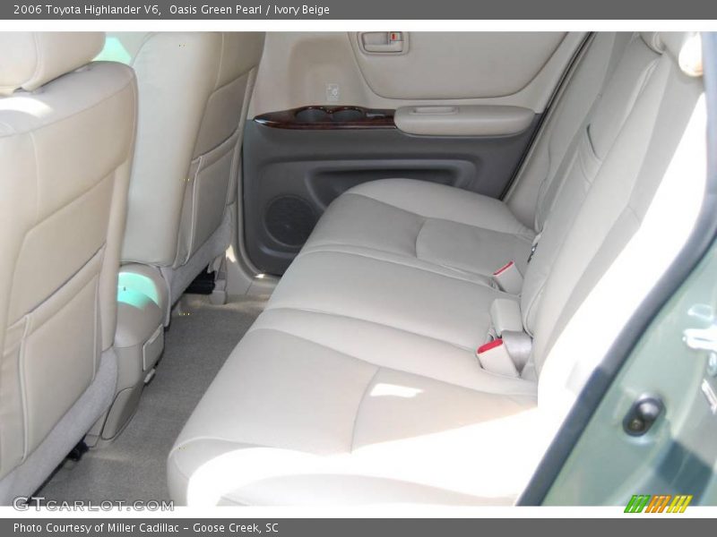 Oasis Green Pearl / Ivory Beige 2006 Toyota Highlander V6