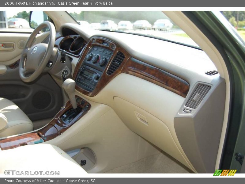 Oasis Green Pearl / Ivory Beige 2006 Toyota Highlander V6