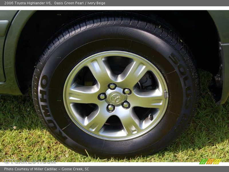Oasis Green Pearl / Ivory Beige 2006 Toyota Highlander V6