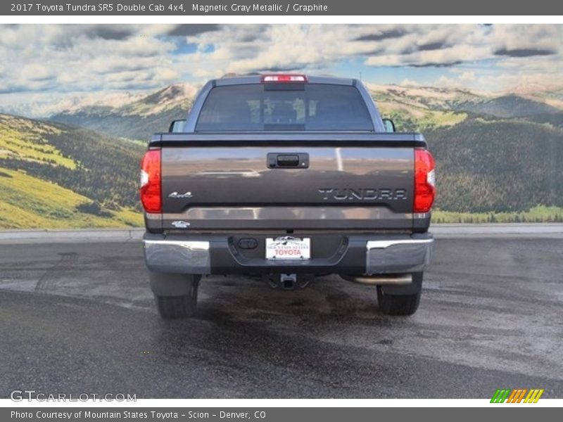 Magnetic Gray Metallic / Graphite 2017 Toyota Tundra SR5 Double Cab 4x4