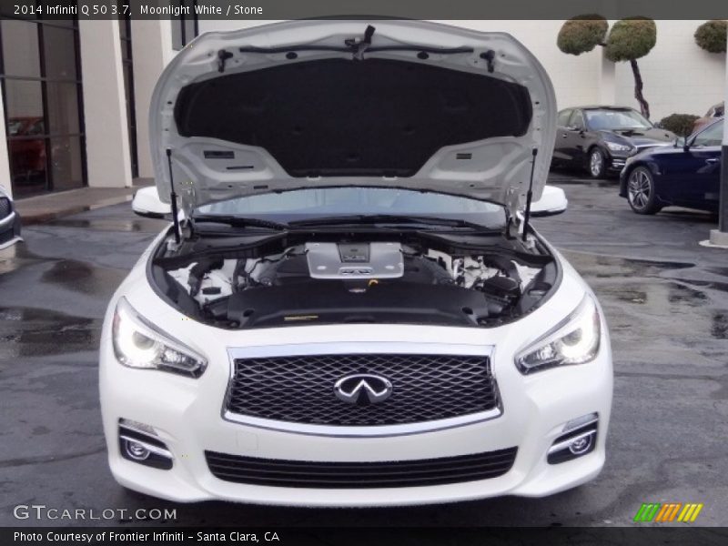 Moonlight White / Stone 2014 Infiniti Q 50 3.7