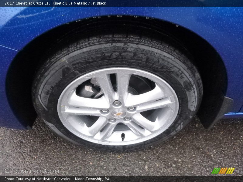 Kinetic Blue Metallic / Jet Black 2017 Chevrolet Cruze LT
