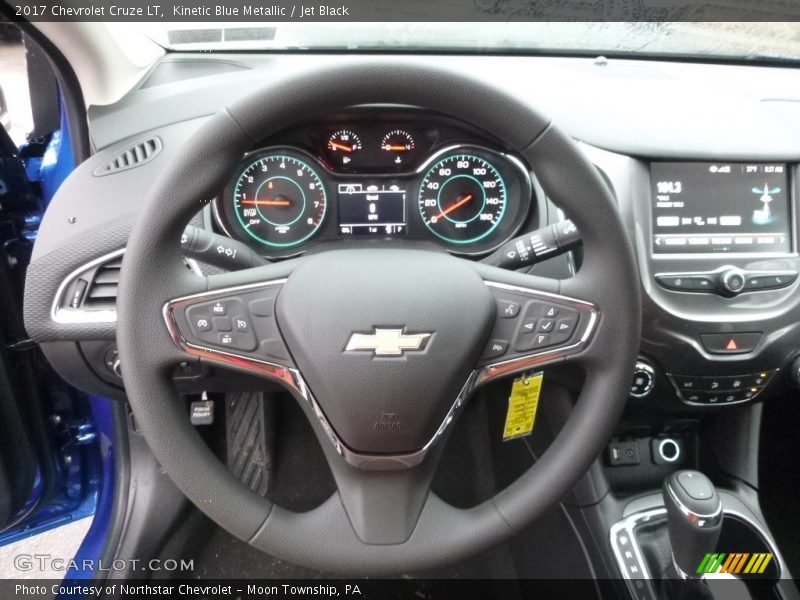 Kinetic Blue Metallic / Jet Black 2017 Chevrolet Cruze LT
