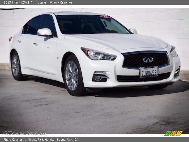Moonlight White / Graphite 2015 Infiniti Q50 3.7