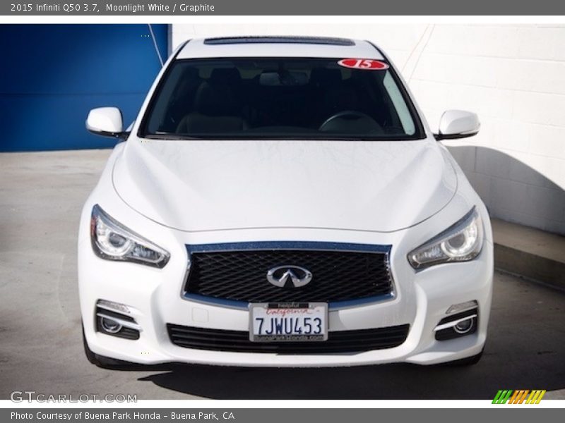 Moonlight White / Graphite 2015 Infiniti Q50 3.7