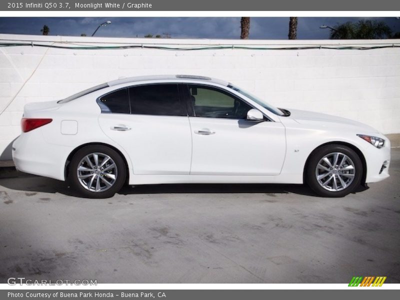 Moonlight White / Graphite 2015 Infiniti Q50 3.7