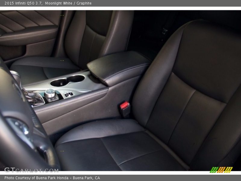 Moonlight White / Graphite 2015 Infiniti Q50 3.7