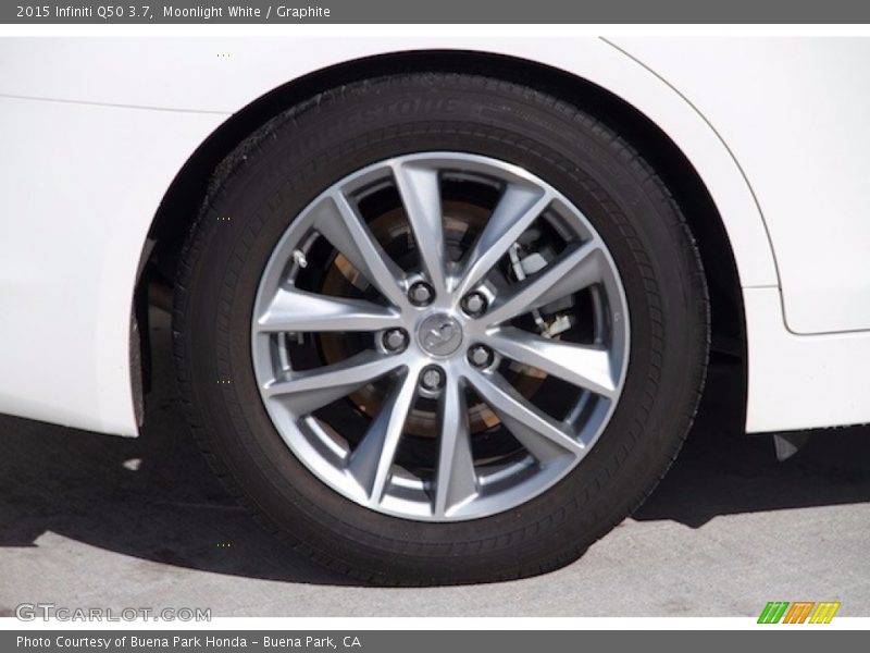 Moonlight White / Graphite 2015 Infiniti Q50 3.7