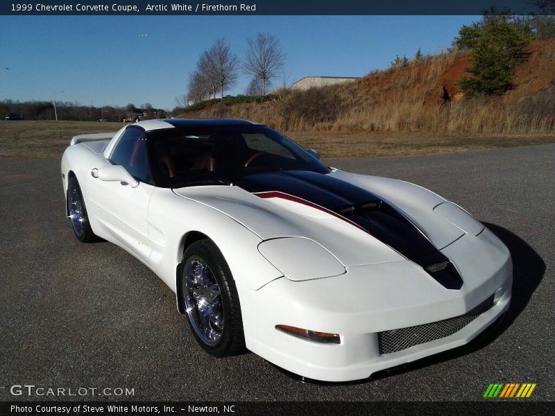 Arctic White / Firethorn Red 1999 Chevrolet Corvette Coupe