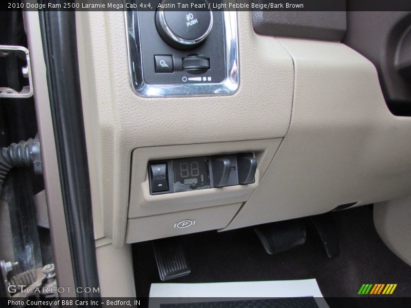 Austin Tan Pearl / Light Pebble Beige/Bark Brown 2010 Dodge Ram 2500 Laramie Mega Cab 4x4