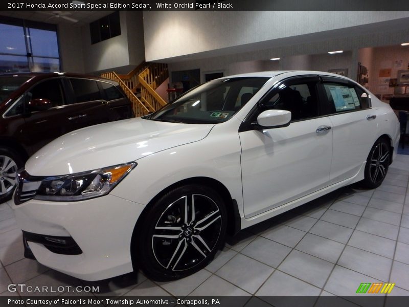Front 3/4 View of 2017 Accord Sport Special Edition Sedan