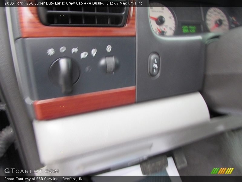 Black / Medium Flint 2005 Ford F350 Super Duty Lariat Crew Cab 4x4 Dually