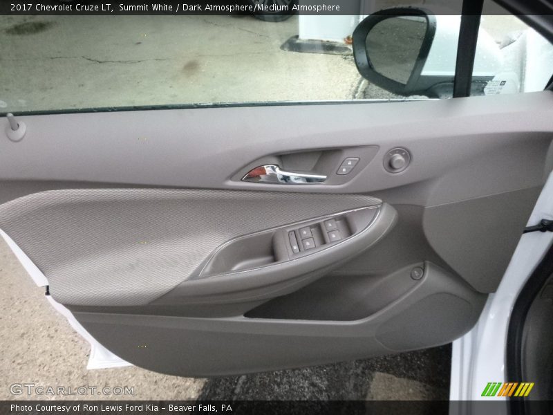 Summit White / Dark Atmosphere/Medium Atmosphere 2017 Chevrolet Cruze LT