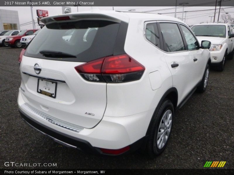 Glacier White / Charcoal 2017 Nissan Rogue S AWD