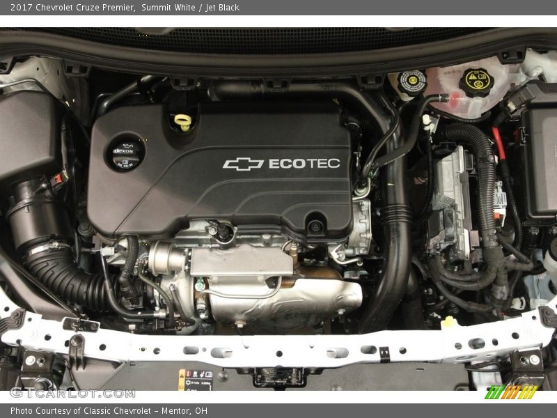 Summit White / Jet Black 2017 Chevrolet Cruze Premier
