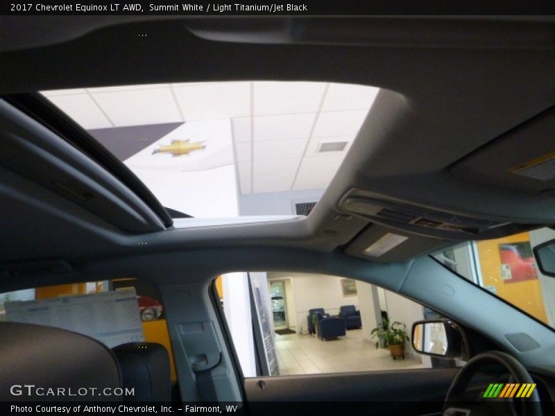 Summit White / Light Titanium/Jet Black 2017 Chevrolet Equinox LT AWD