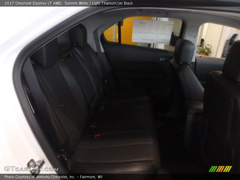 Summit White / Light Titanium/Jet Black 2017 Chevrolet Equinox LT AWD