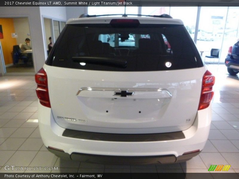 Summit White / Light Titanium/Jet Black 2017 Chevrolet Equinox LT AWD
