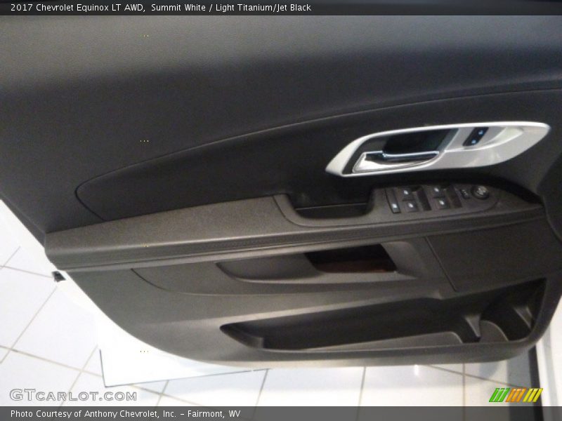 Summit White / Light Titanium/Jet Black 2017 Chevrolet Equinox LT AWD