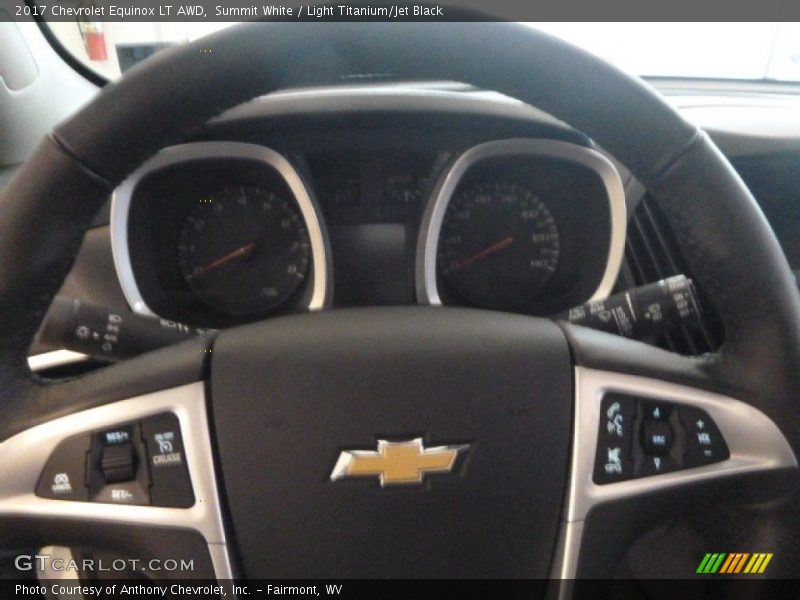 Summit White / Light Titanium/Jet Black 2017 Chevrolet Equinox LT AWD