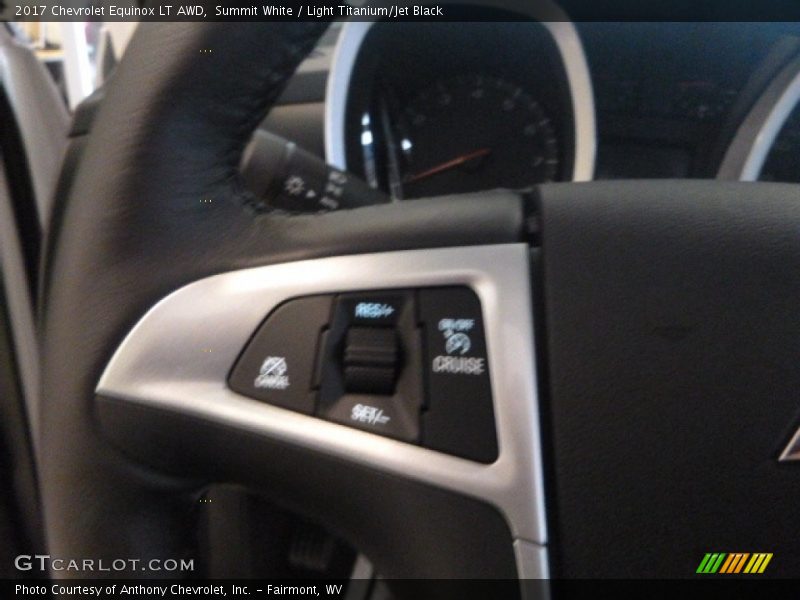 Summit White / Light Titanium/Jet Black 2017 Chevrolet Equinox LT AWD