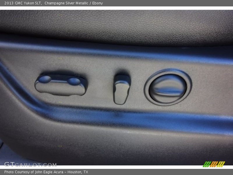 Champagne Silver Metallic / Ebony 2013 GMC Yukon SLT