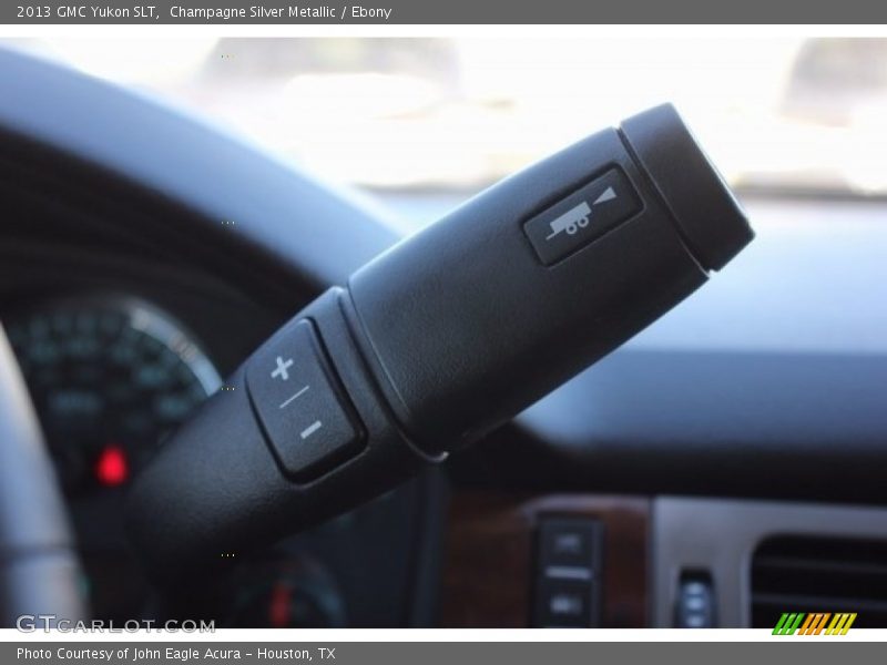 Champagne Silver Metallic / Ebony 2013 GMC Yukon SLT